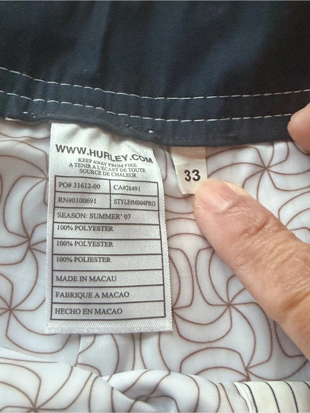 Hurley Men’s White Swim Board Shorts with Navy Pinstripes Size 33